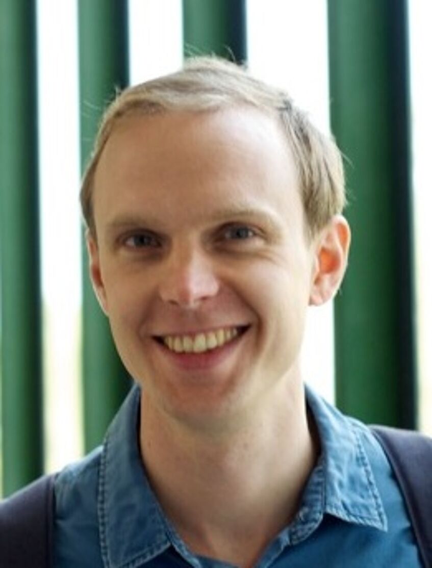 Portrait photo of Henning Deters.